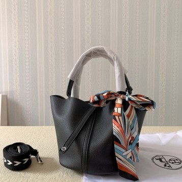Hermes エルメス ☆ 2021年最新なクラシックな Picotin 15 手提げ袋 肩掛け